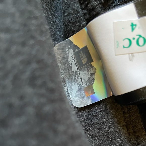 The North Face Men’s Apex Risor Jacket In TNF Black - Picture 9 of 9